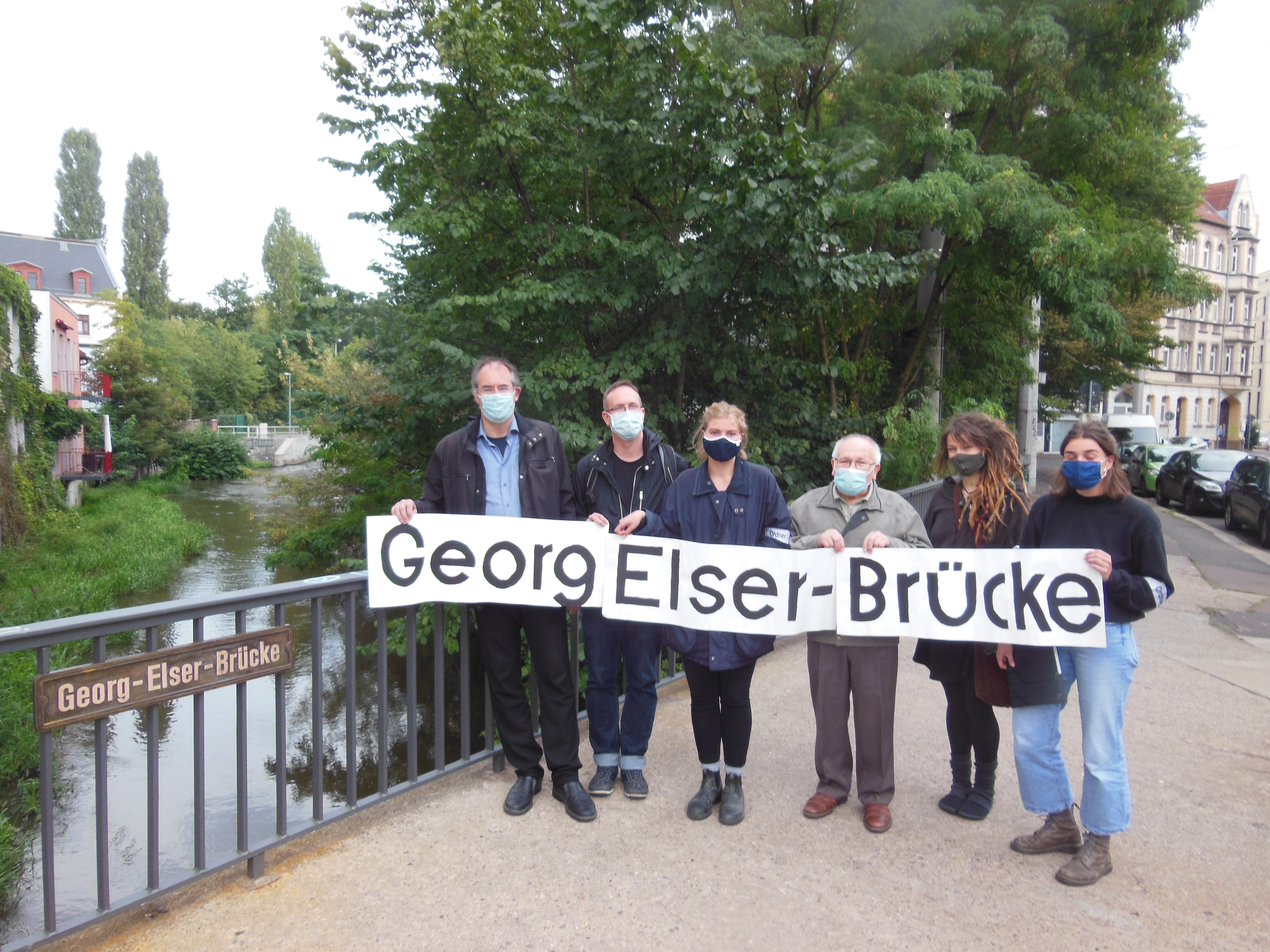 Dr. Nils Franke, Marco Götze (DIE LINKE), Thekla Funke, Projekt-Mitinitiator Dr. Hans-Joachim Wienhold, Carolin Jürgens und Paula Güth (von links nach rechts)